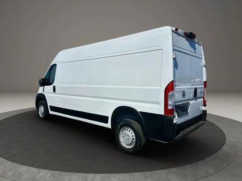 Used 2025 RAM ProMaster 2500 w/ Convenience Group image 3