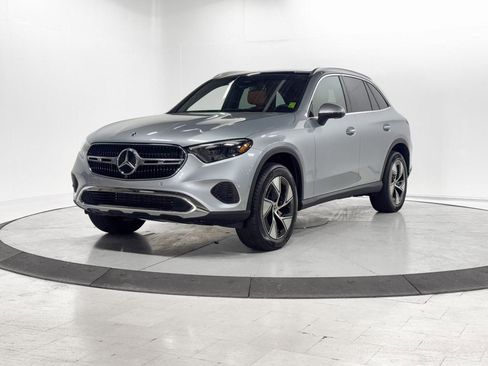 Certified 2024 Mercedes-Benz GLC 300 4MATIC image 3