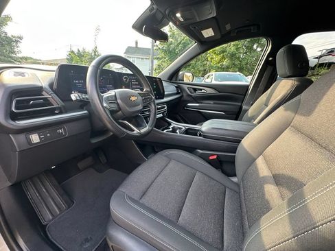 Used 2024 Chevrolet Traverse LT w/ LPO, Floor Liner Package FWD image 15