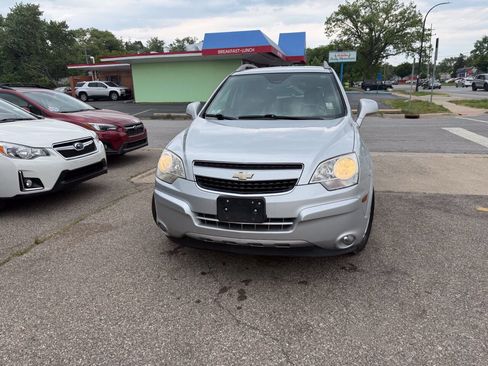 Used 2013 Chevrolet Captiva Sport LT FWD image 3
