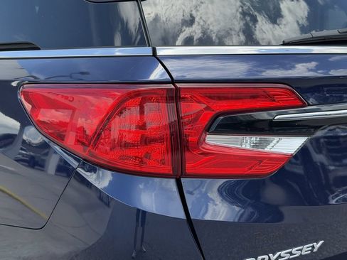 Used 2024 Honda Odyssey EX image 11
