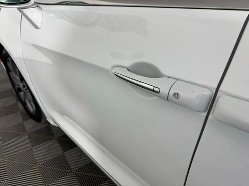 Used 2019 Chrysler Pacifica Limited FWD image 26