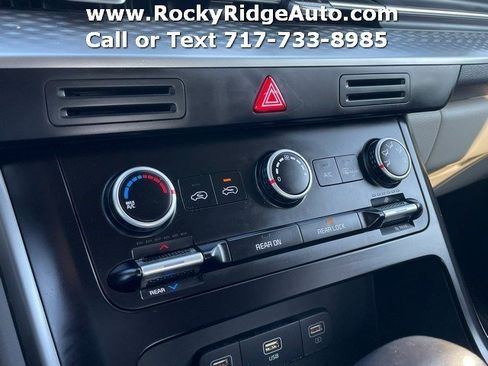 Used 2024 Kia Carnival LX image 13