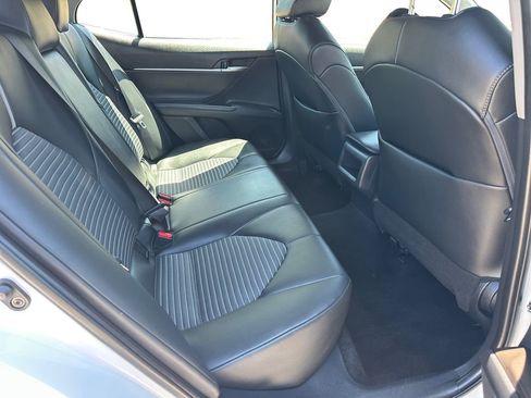 Used 2023 Toyota Camry SE FWD image 6