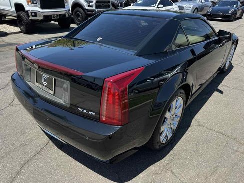 Used 2009 Cadillac XLR RWD image 10