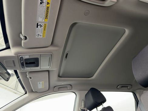 Used 2025 Honda CR-V EX image 15