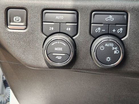 Used 2024 Chevrolet Silverado 1500 LT AWD/4WD image 21