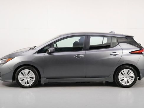 Used 2025 Nissan Leaf S image 41