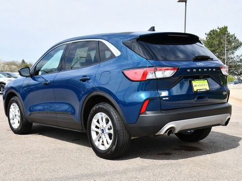 Used 2020 Ford Escape SE image 4