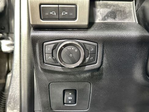 Used 2016 Ford F150 Platinum w/ Equipment Group 701A Luxury image 18