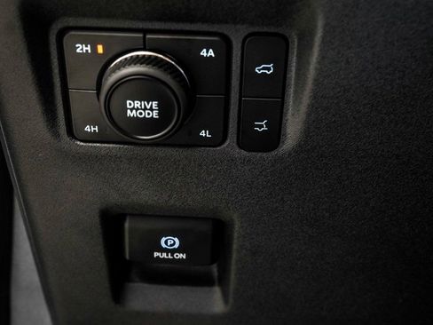 Used 2025 Ford Expedition Platinum AWD/4WD image 36