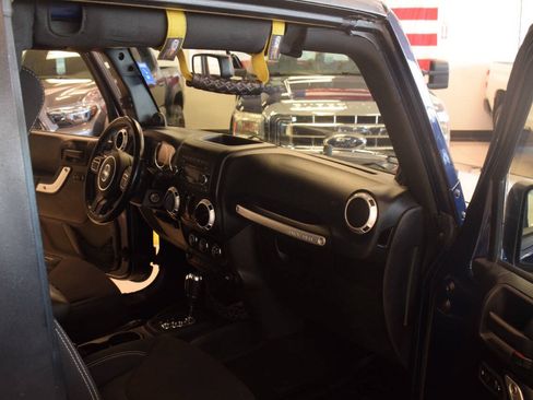Used 2013 Jeep Wrangler Rubicon w/ PWR Convenience Group AWD/4WD image 35