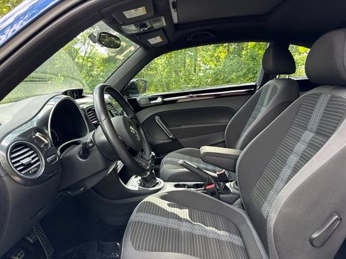 Used 2013 Volkswagen Beetle R-Line FWD image 18