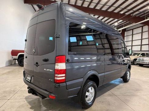 Used 2016 Mercedes-Benz Sprinter 2500 image 8