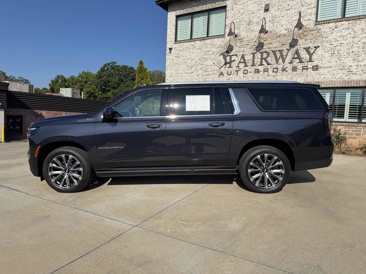 Used 2026 Chevrolet Suburban High Country RWD image 9