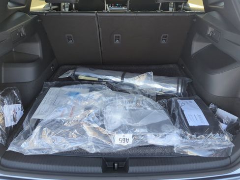 New 2026 Volkswagen Tiguan SE R-Line image 32