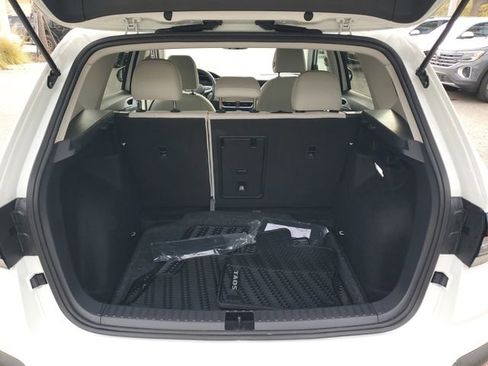 New 2026 Volkswagen Taos SE image 7