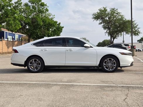 Used 2024 Honda Accord EX image 3