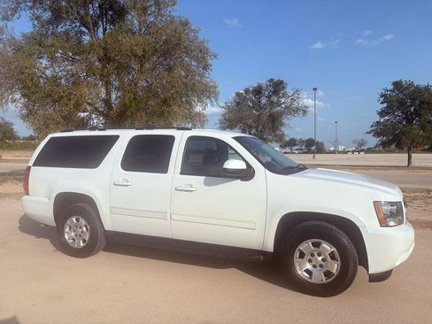 Used 2013 Chevrolet Suburban LS RWD image 45