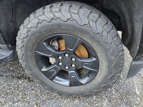 Used 2018 Chevrolet Colorado Z71 AWD/4WD image 39