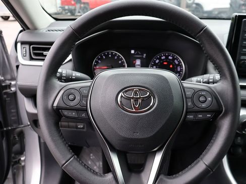 Used 2022 Toyota RAV4 XLE Premium AWD/4WD image 27