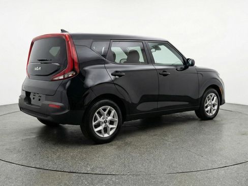 Used 2025 Kia Soul LX w/ LX Technology Package image 9