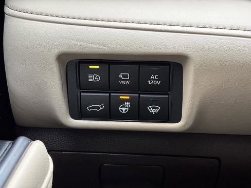 Used 2021 Toyota Highlander Platinum image 19