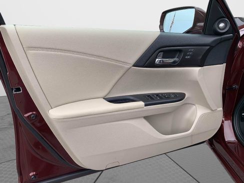 Used 2015 Honda Accord EX-L image 7