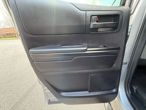 Used 2014 Toyota Tundra SR image 17
