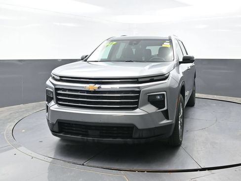 Used 2024 Chevrolet Traverse LT AWD/4WD image 7