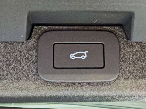New 2026 Land Rover Discovery Dynamic SE AWD/4WD image 13