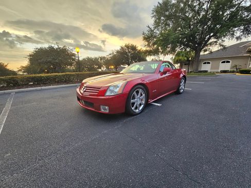 Used 2004 Cadillac XLR RWD image 3