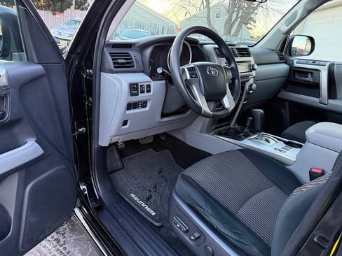 Used 2011 Toyota 4Runner SR5 Premium Sport Utility 4D w/ Convenience Pkg AWD/4WD image 75