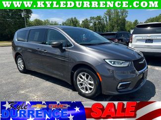 Used 2023 Chrysler Pacifica Touring-L FWD video 1