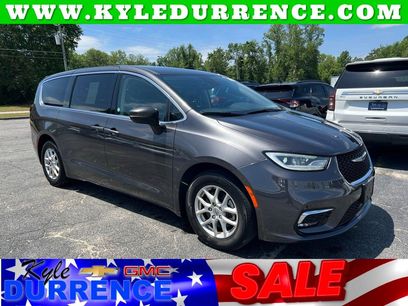 Used 2023 Chrysler Pacifica Touring-L
