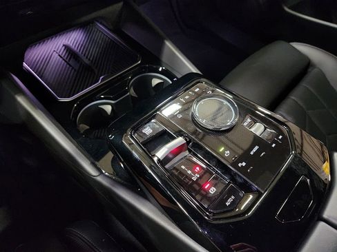 Used 2024 BMW 530i w/ Premium Package RWD image 38