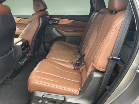 Used 2023 Acura MDX SH-AWD w/ Technology Package image 16