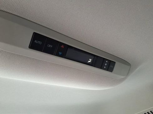 Certified 2024 Toyota Sienna LE FWD image 17