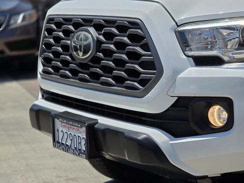 Used 2020 Toyota Tacoma TRD Off-Road w/ Technology Package RWD image 7