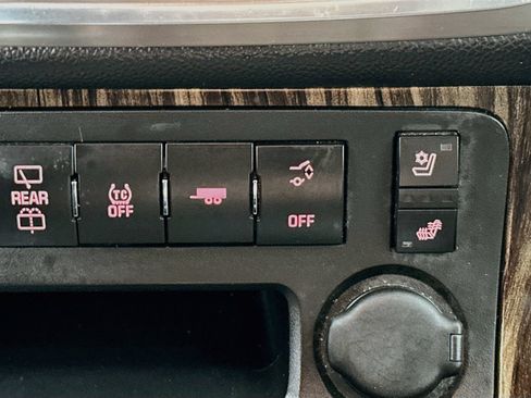 Used 2013 GMC Acadia Denali AWD/4WD image 21