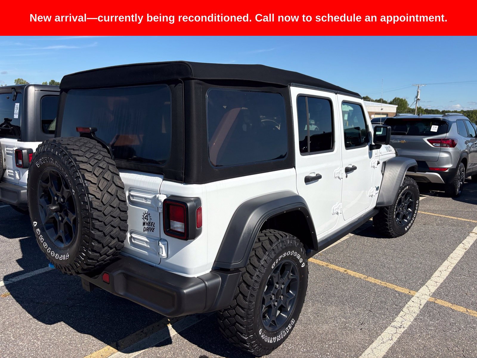 Used 2023 Jeep Wrangler Unlimited w/ Cold Weather Group AWD/4WD image 4