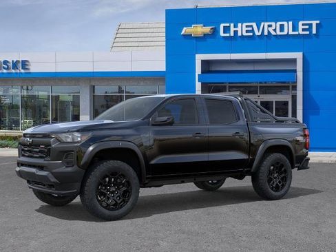 New 2026 Chevrolet Colorado Trail Boss w/ Midnight Edition AWD/4WD image 2