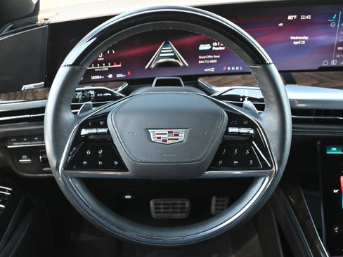 Used 2025 Cadillac Escalade Sport Platinum w/ LPO, Floor Liner Package AWD/4WD image 18
