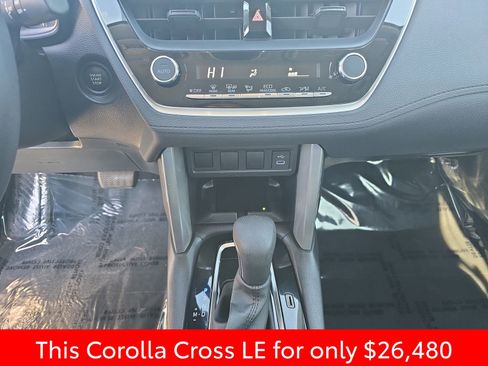 Used 2024 Toyota Corolla Cross LE image 29