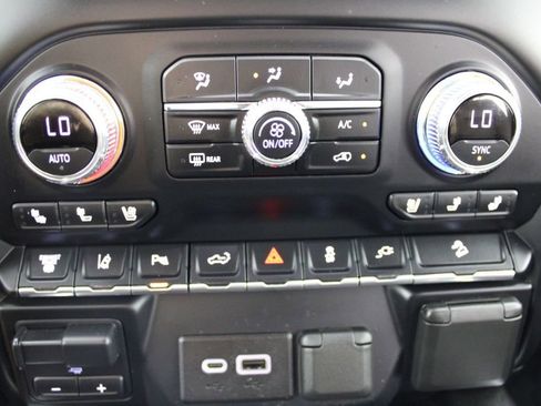 Used 2022 GMC Sierra 2500 Denali image 25