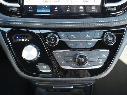 New 2026 Chrysler Pacifica Select image 22