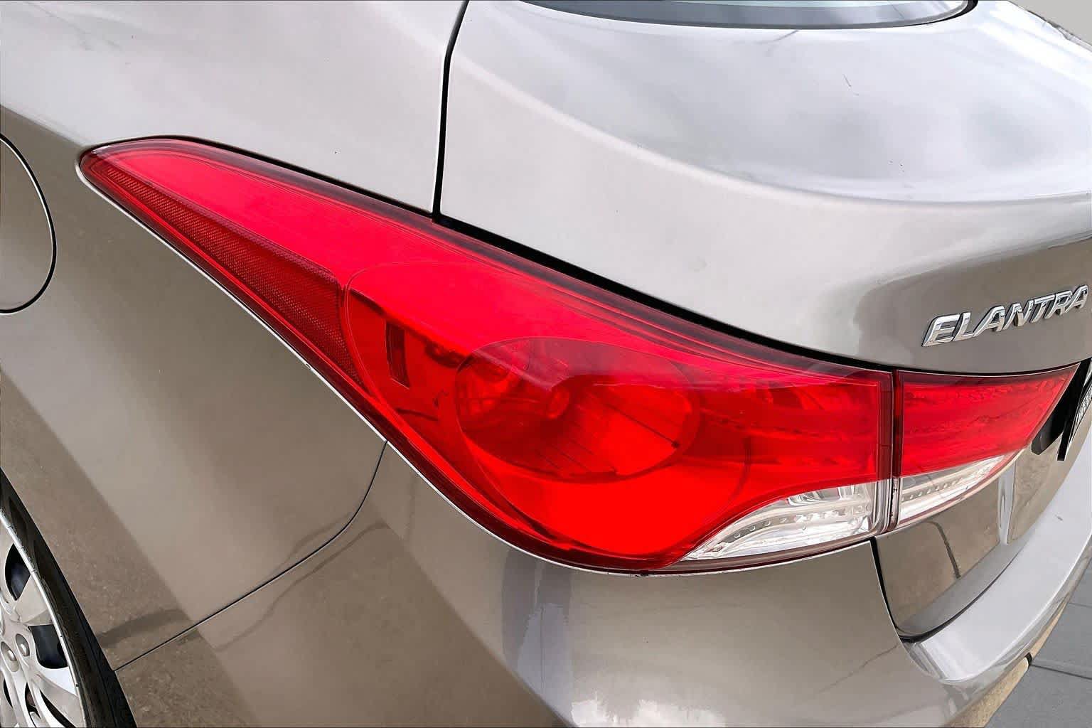 Used 2013 Hyundai Elantra GLS FWD image 28