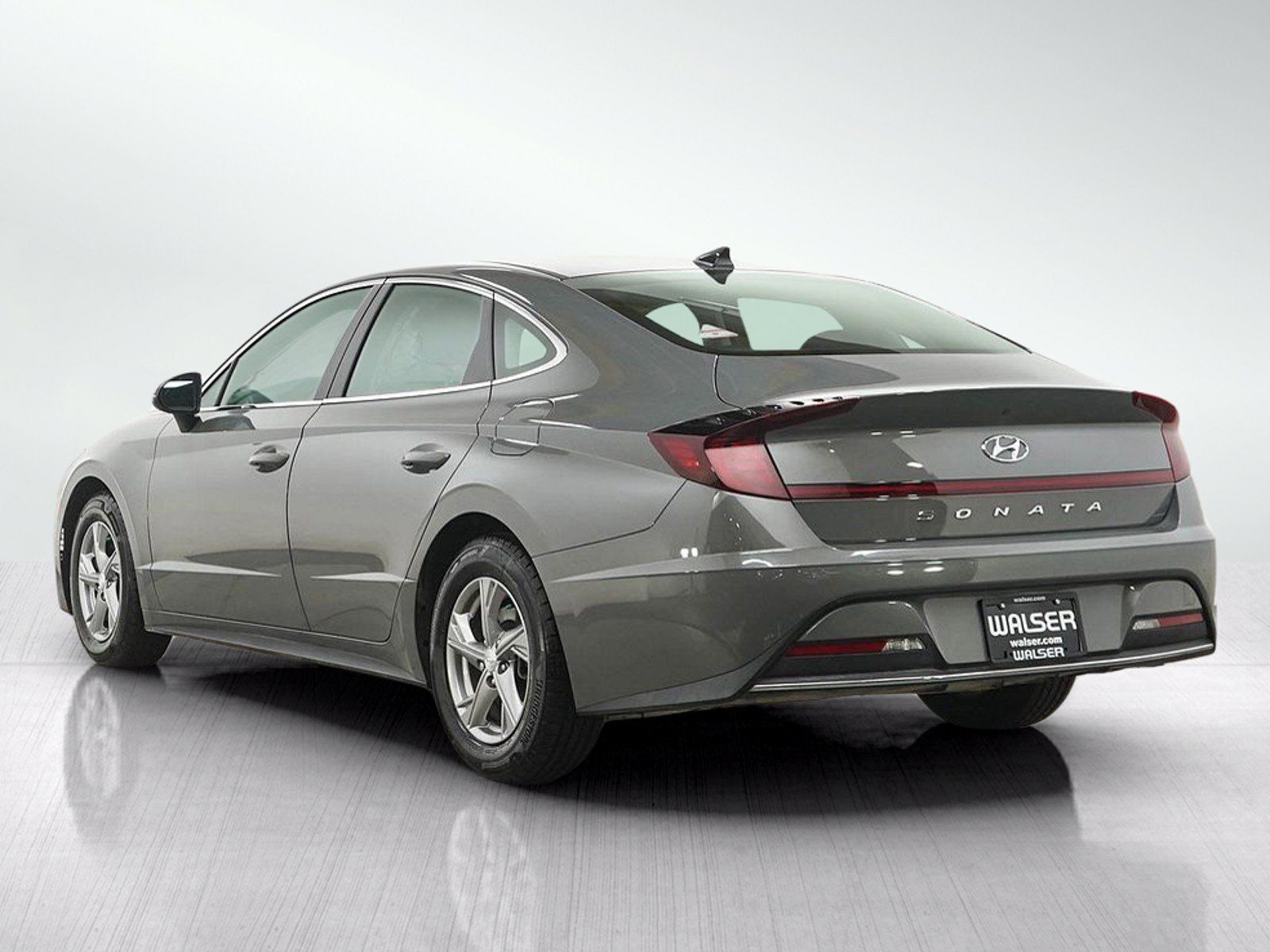 Used 2023 Hyundai Sonata SE FWD image 3