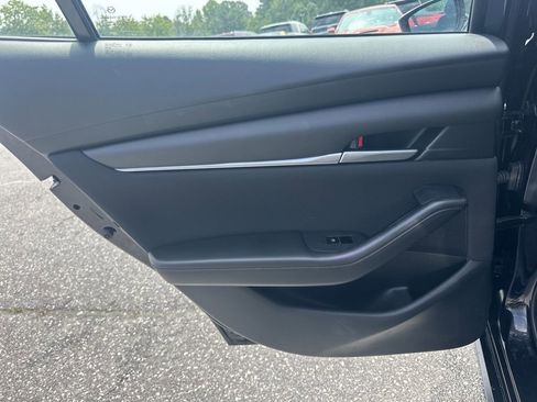 Used 2024 MAZDA MAZDA3 s image 24