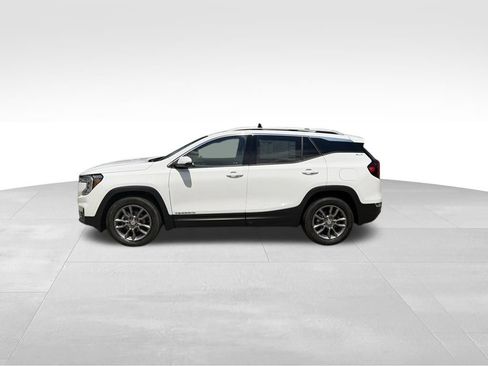 Used 2024 GMC Terrain SLT w/ Infotainment Package II AWD/4WD image 2